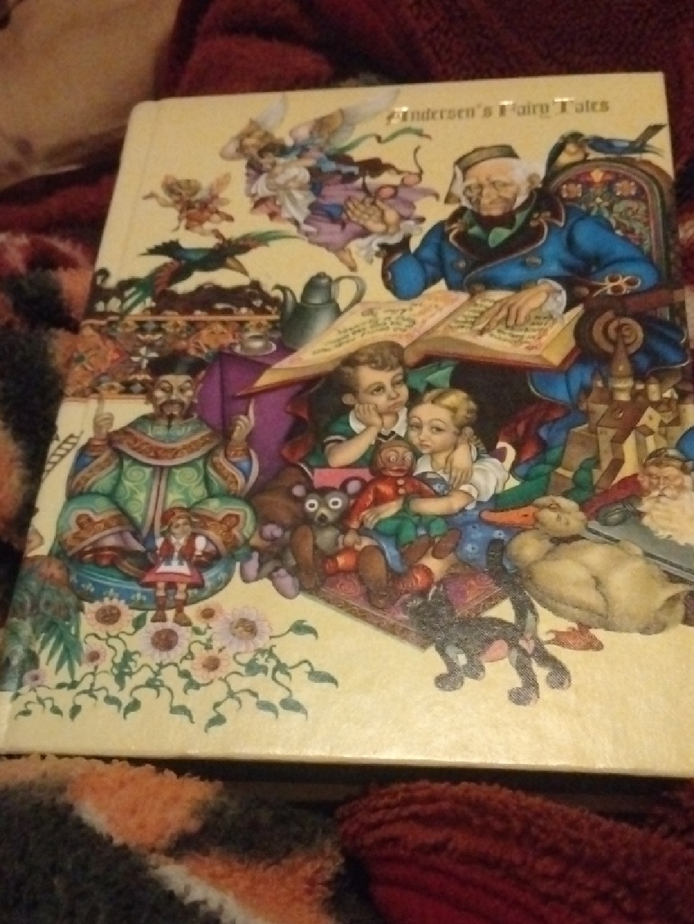 Illustrated ANDERDENS Fairy Tales Hardcover Book - Cream Cover.NEW